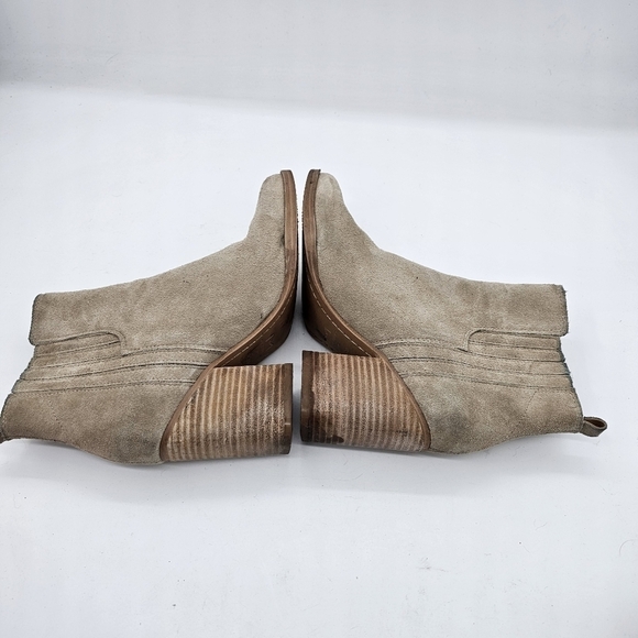 Marc Fisher Ltd. Oshay Beige Suede Leather Pointed Toe Ankle Bootie Size 6.5 - Picture 5 of 11